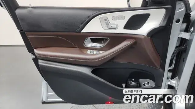 Mercedes-Benz GLE-Class 2021 — Şəkil 11/36