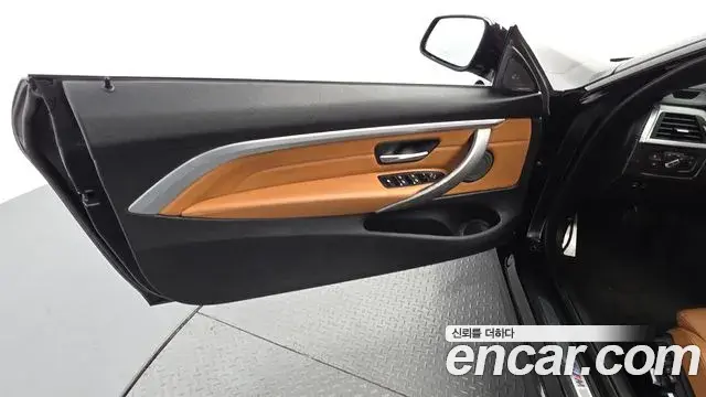 BMW 4 Series 2020 — ფოტო 25/34