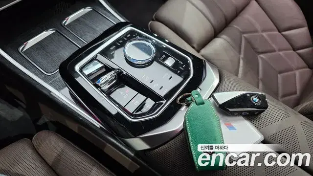 BMW 7 Series 2023 — Фото 13/20