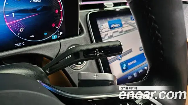 Mercedes-Benz E-Class 2024 — Photo 9/20