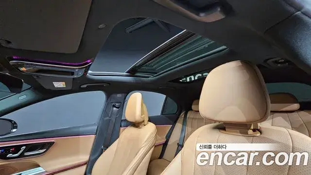 Mercedes-Benz E-Class 2024 — Photo 19/20