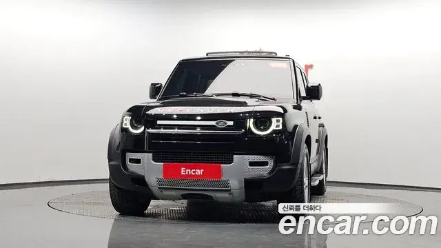 Land Rover Defender 2020 — Photo 21/33