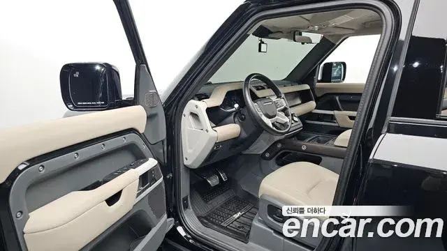Land Rover Defender 2020 — Photo 10/33