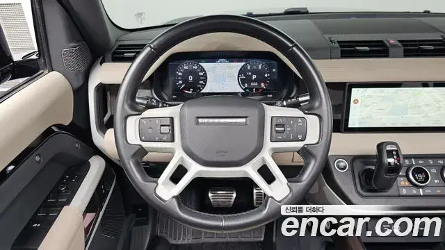 Land Rover Defender 2020 — Photo 26/33