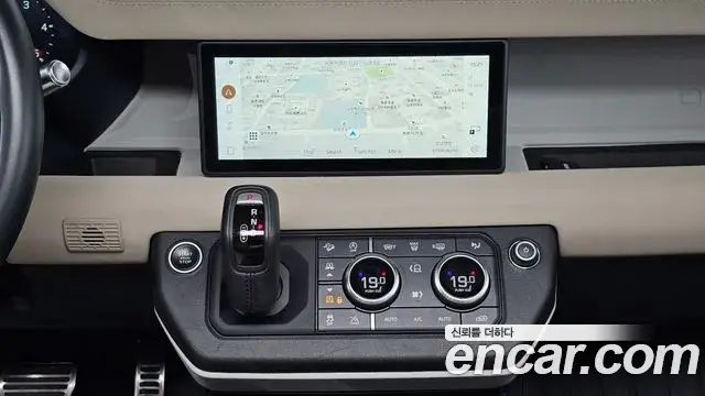 Land Rover Defender 2020 — Photo 5/33