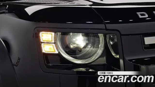 Land Rover Defender 2020 — Photo 7/33