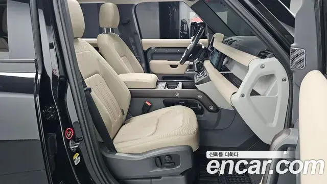 Land Rover Defender 2020 — Photo 6/33