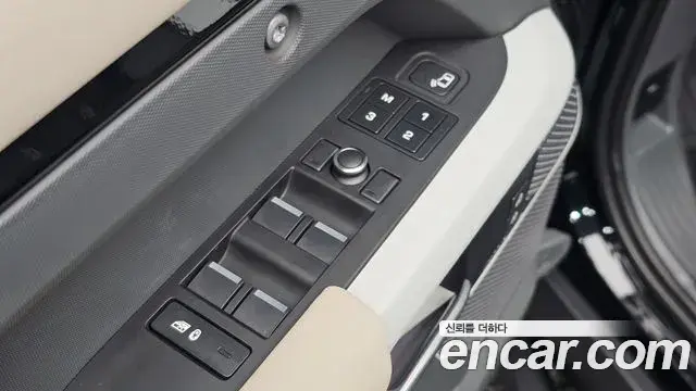 Land Rover Defender 2020 — Photo 23/33