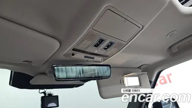 Land Rover Defender 2020 — Photo 16/33