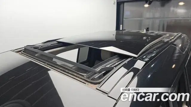 Land Rover Defender 2020 — Photo 9/33