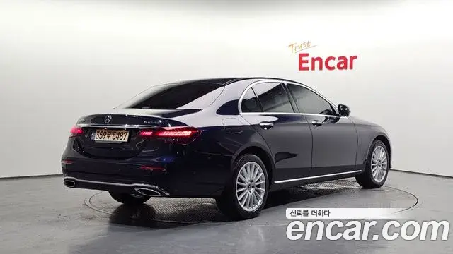 Mercedes-Benz E-Class 2021 — Фото 2/20