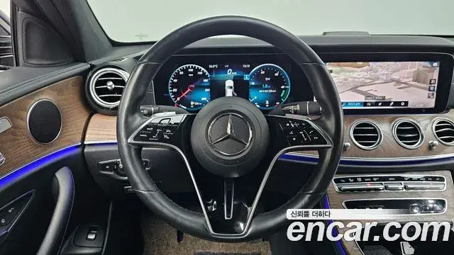 Mercedes-Benz E-Class 2021 — Фото 13/20