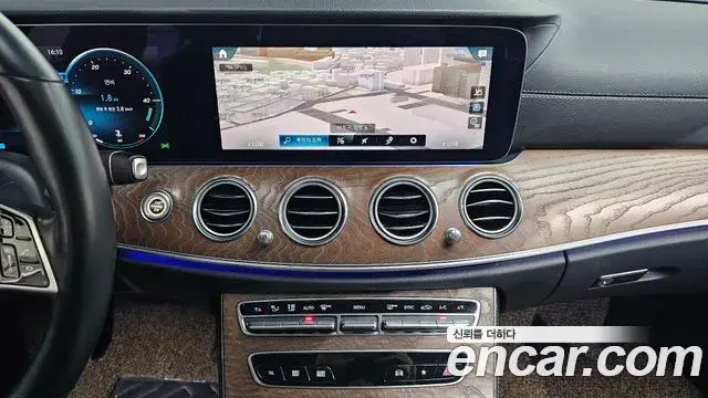 Mercedes-Benz E-Class 2021 — Фото 15/20