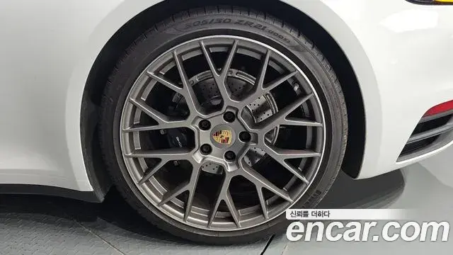 Porsche 911 2021 — Photo 8/32