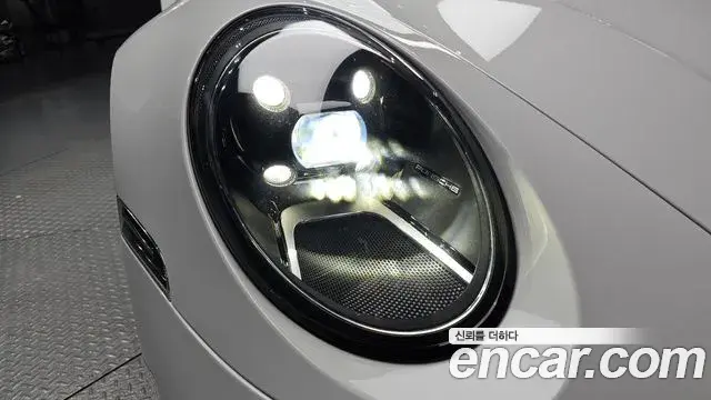 Porsche 911 2021 — Photo 15/32