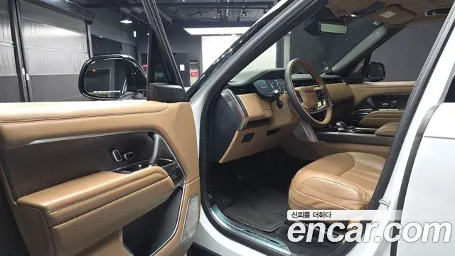 Land Rover Range Rover 2022 — Photo 8/40