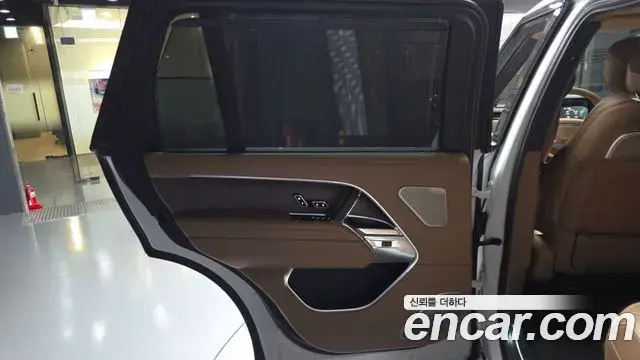 Land Rover Range Rover 2022 — Photo 39/40