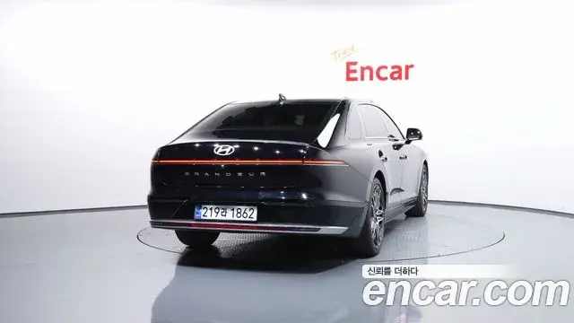 Hyundai Grandeur Hybrid 2023 — ფოტო 1/37