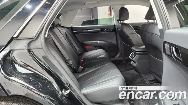 Hyundai Grandeur Hybrid 2023 — ფოტო 13/37
