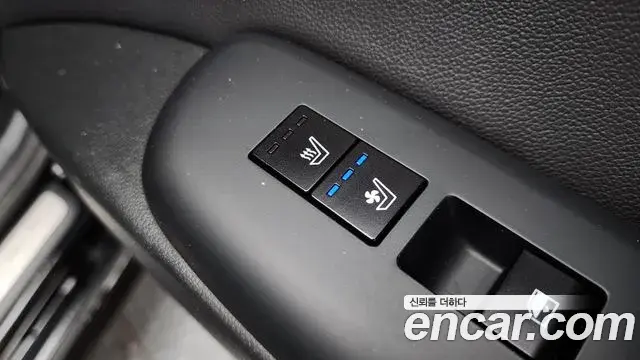 Hyundai Grandeur Hybrid 2023 — ფოტო 21/37