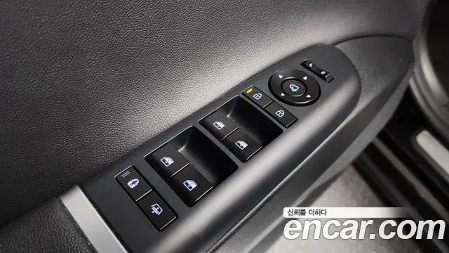 Hyundai Grandeur Hybrid 2023 — ფოტო 35/37
