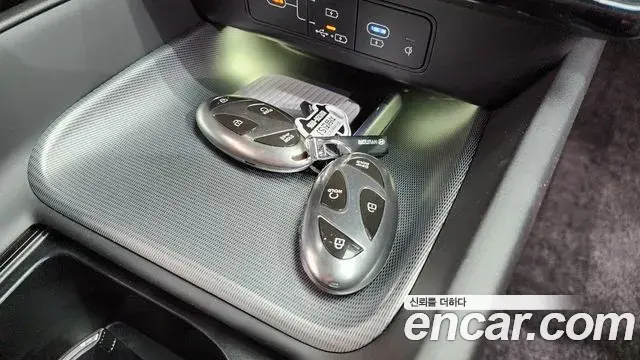 Hyundai Grandeur Hybrid 2023 — ფოტო 9/37