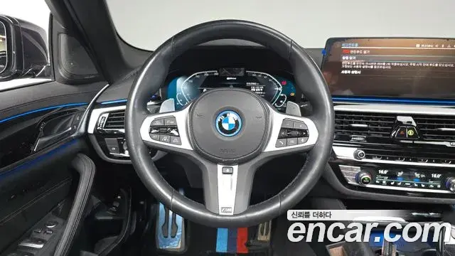 BMW 5 Series 2022 — Şəkil 7/32