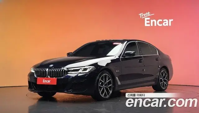 BMW 5 Series 2022 — Şəkil 4/32