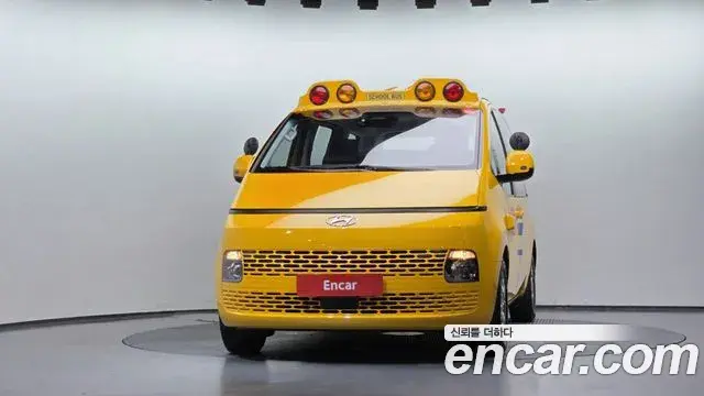 Hyundai Staria 2021 — ფოტო 6/34