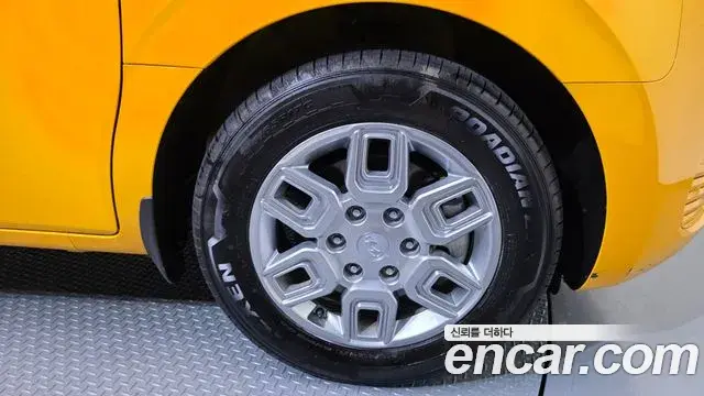 Hyundai Staria 2021 — ფოტო 30/34