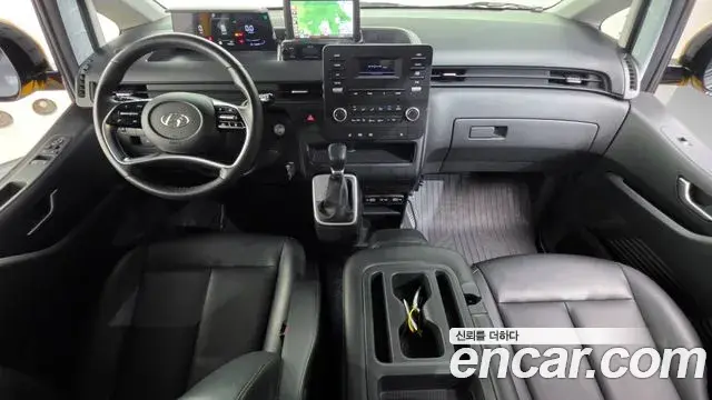Hyundai Staria 2021 — ფოტო 9/34