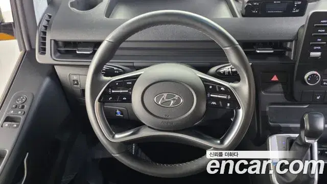 Hyundai Staria 2021 — ფოტო 23/34
