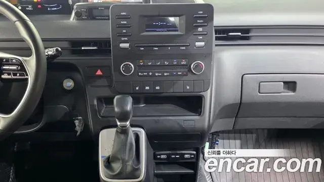 Hyundai Staria 2021 — ფოტო 29/34