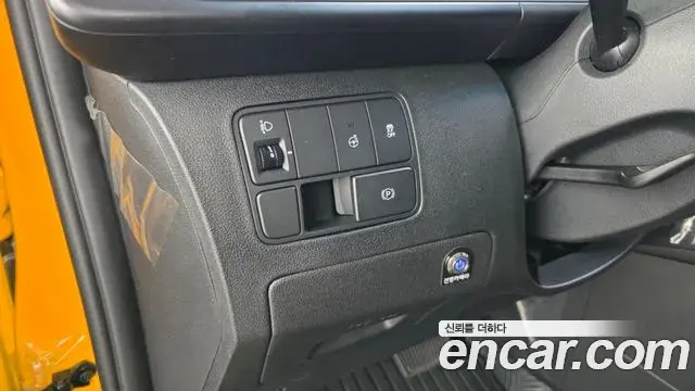 Hyundai Staria 2021 — ფოტო 10/34