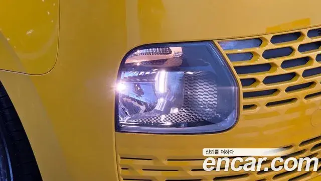 Hyundai Staria 2021 — ფოტო 13/34