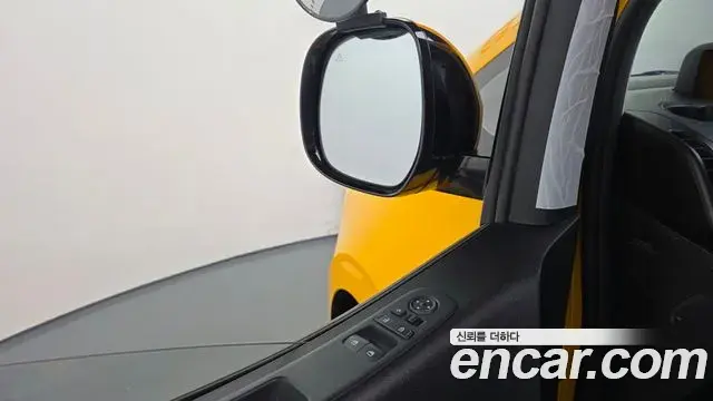 Hyundai Staria 2021 — ფოტო 32/34