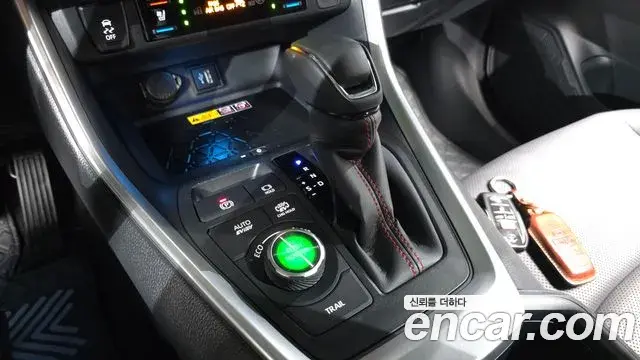 Toyota RAV4 2025 — Photo 6/32