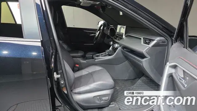 Toyota RAV4 2025 — Photo 24/32