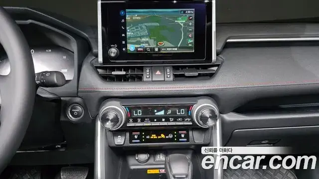 Toyota RAV4 2025 — Photo 18/32