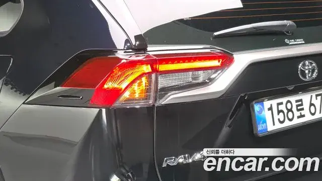 Toyota RAV4 2025 — Photo 11/32