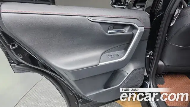 Toyota RAV4 2025 — Photo 19/32