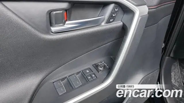 Toyota RAV4 2025 — Photo 5/32