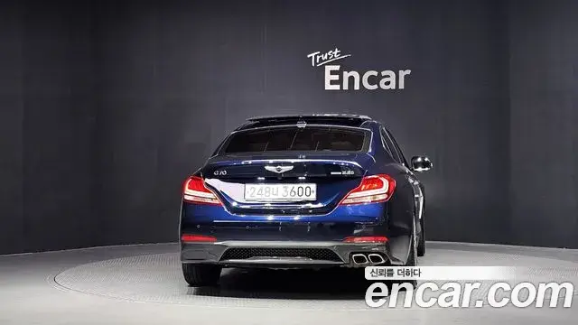 Genesis G70 2018 — Photo 10/33