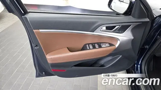 Genesis G70 2018 — Photo 28/33