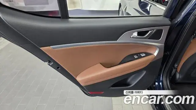 Genesis G70 2018 — Photo 21/33