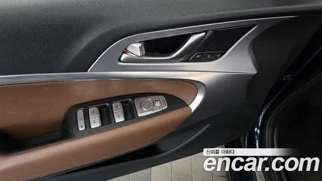 Genesis G70 2018 — Photo 25/33