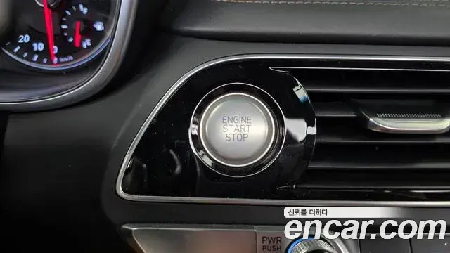 Genesis G70 2018 — Photo 19/33