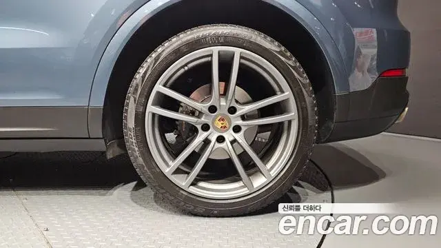 Porsche Cayenne 2020 — Şəkil 37/38