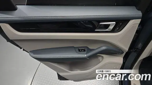 Porsche Cayenne 2020 — Şəkil 18/38
