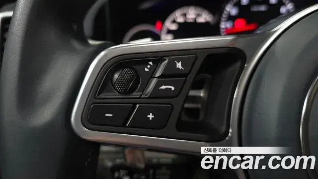 Porsche Cayenne 2020 — Şəkil 32/38